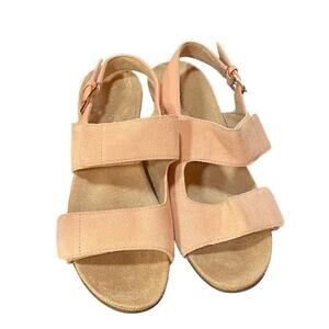 NEW! Women's Vionic Marian  Wedge Sandals Roze - Size 8. No box.